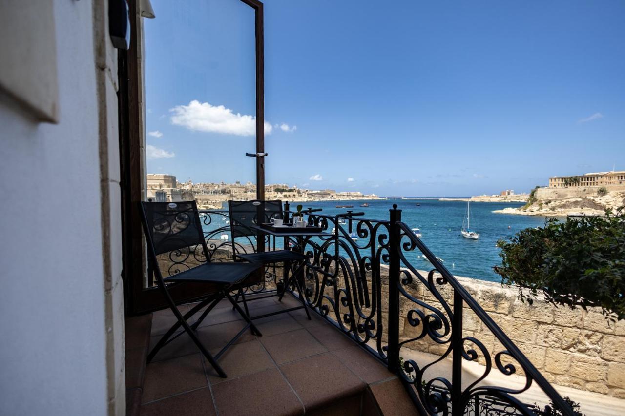 בירגו Blue Eye - Waterfront Home In A Scenic Location מראה חיצוני תמונה
