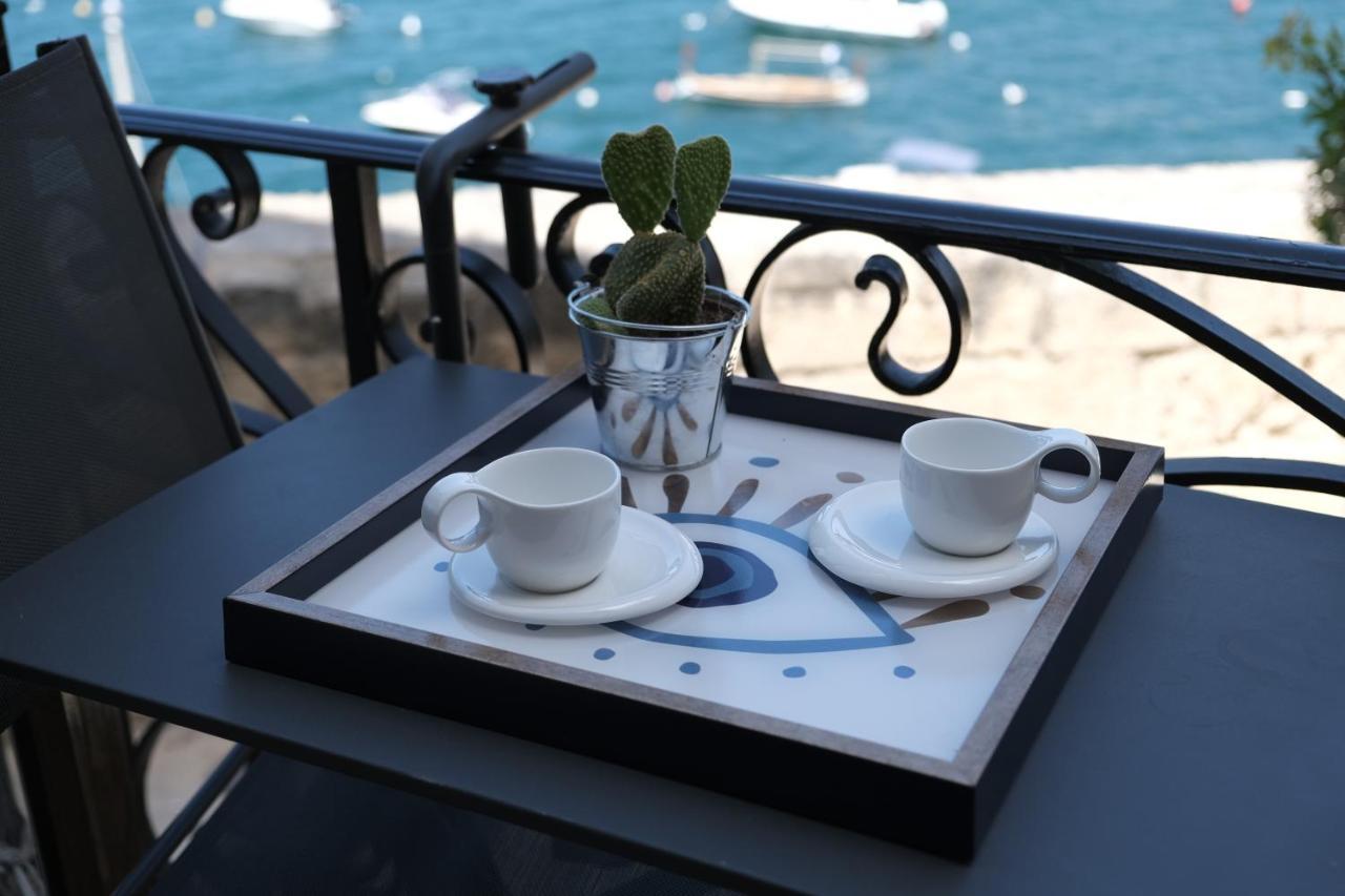 בירגו Blue Eye - Waterfront Home In A Scenic Location מראה חיצוני תמונה
