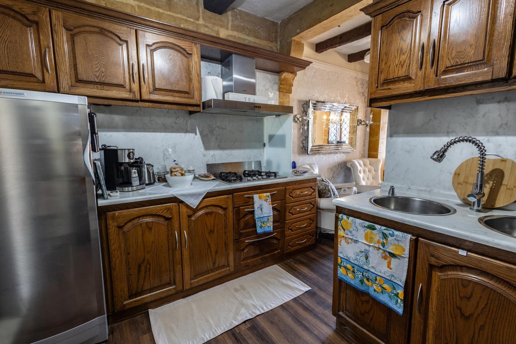 בירגו Blue Eye - Waterfront Home In A Scenic Location מראה חיצוני תמונה